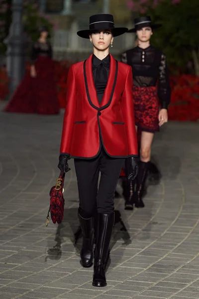 Look 35